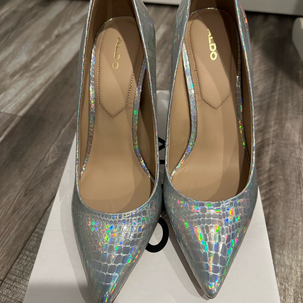 Aldo - Size 9 Stessy Metallic Pump